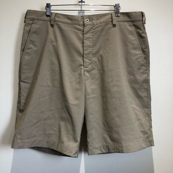 Nike Golf Shorts Men's 36 Fit Dry Performance Stretch Logo Khaki White Striped - Picture 1 of 14
